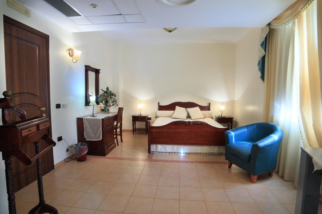 Venus Park Hotel Castel Volturno Esterno foto