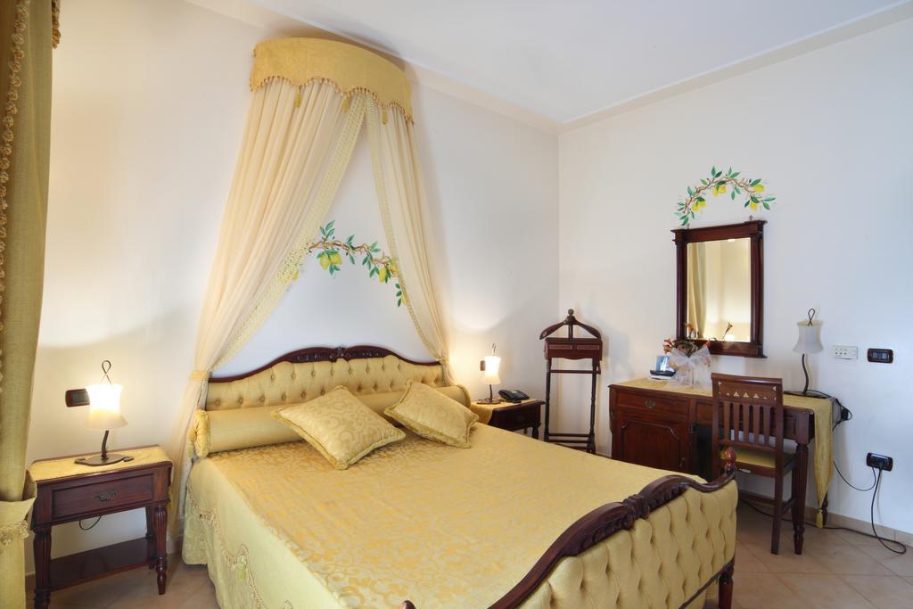 Venus Park Hotel Castel Volturno Esterno foto
